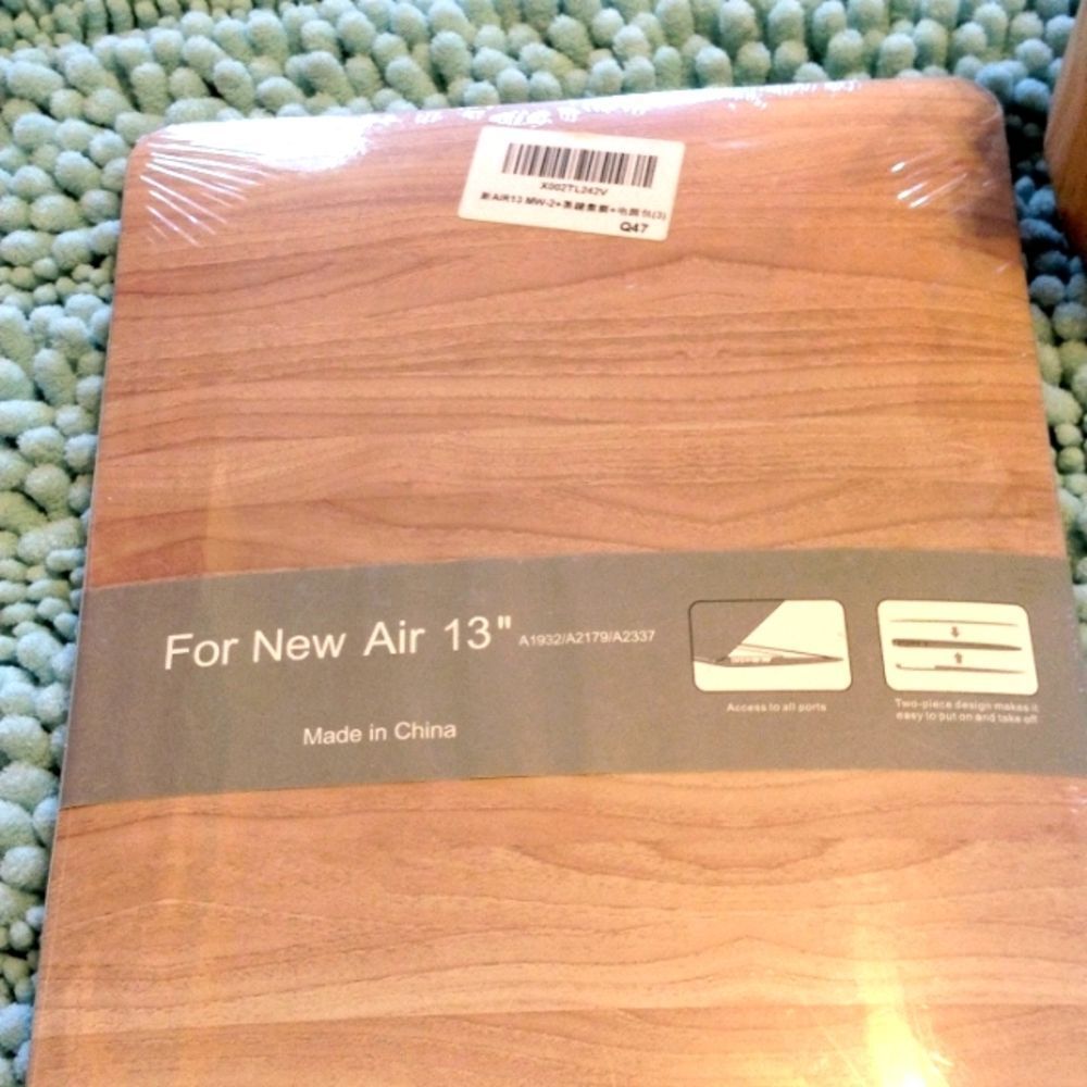 New Air 13" MacBook, Wood Grain Look. Fits A1932/A2179/A2337.